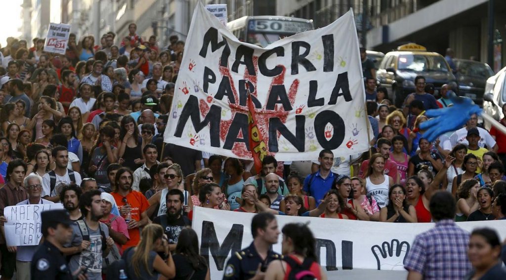 macri-para-la-mano